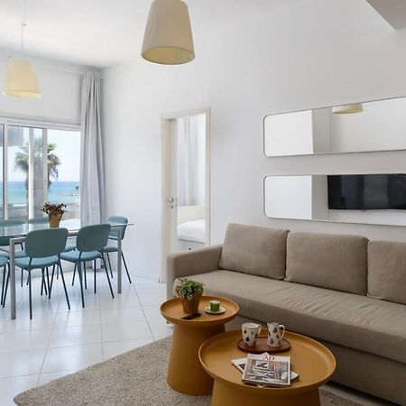 Sea View 2 Bedroom Apartment With Bomb Shelter Tel Aviv Esterno foto