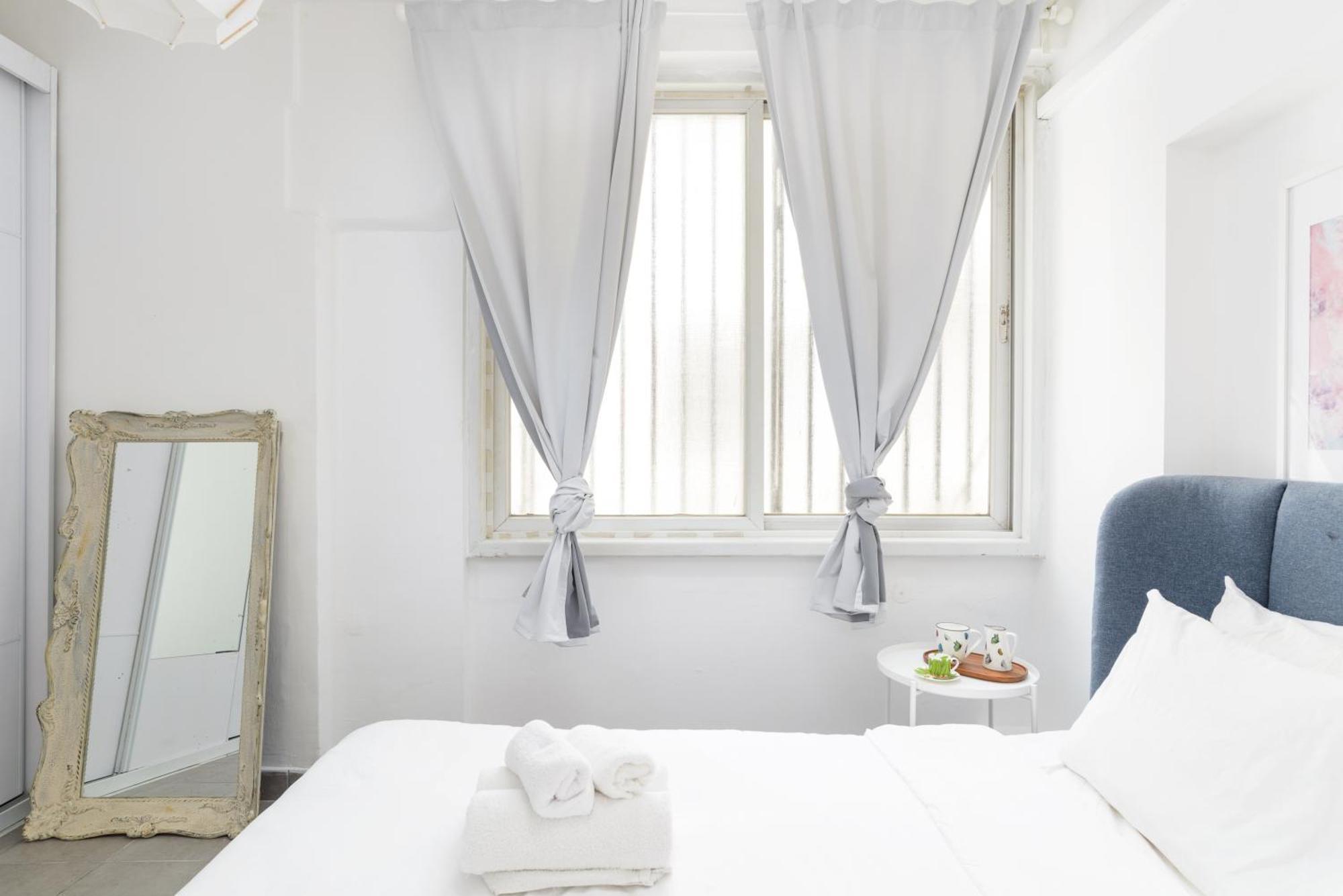 Sea View 2 Bedroom Apartment With Bomb Shelter Tel Aviv Esterno foto