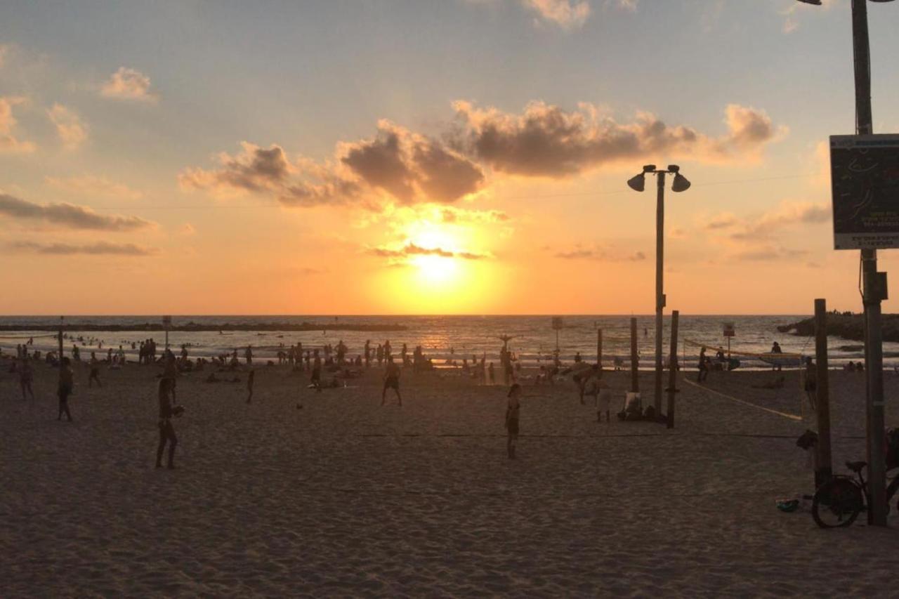 Sea View 2 Bedroom Apartment With Bomb Shelter Tel Aviv Esterno foto