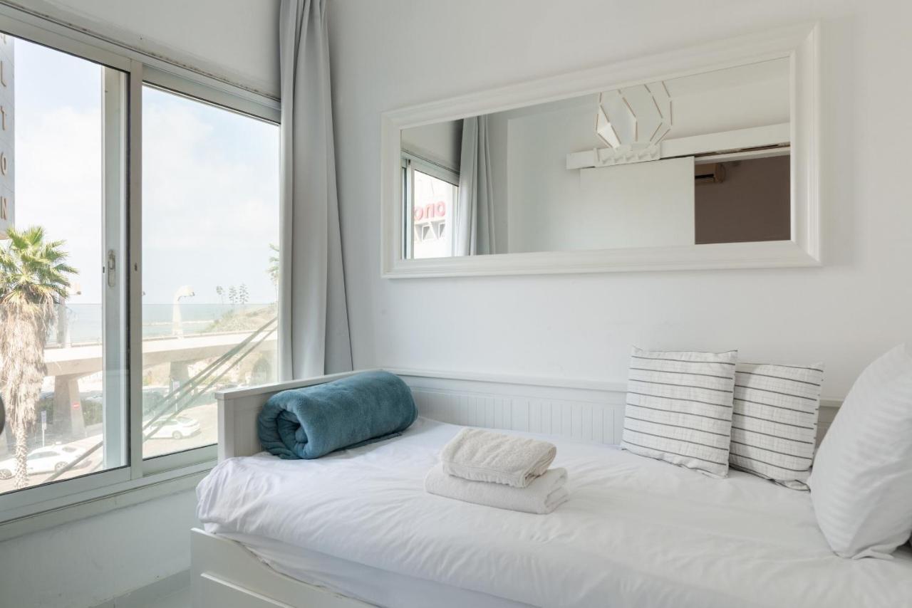 Sea View 2 Bedroom Apartment With Bomb Shelter Tel Aviv Esterno foto